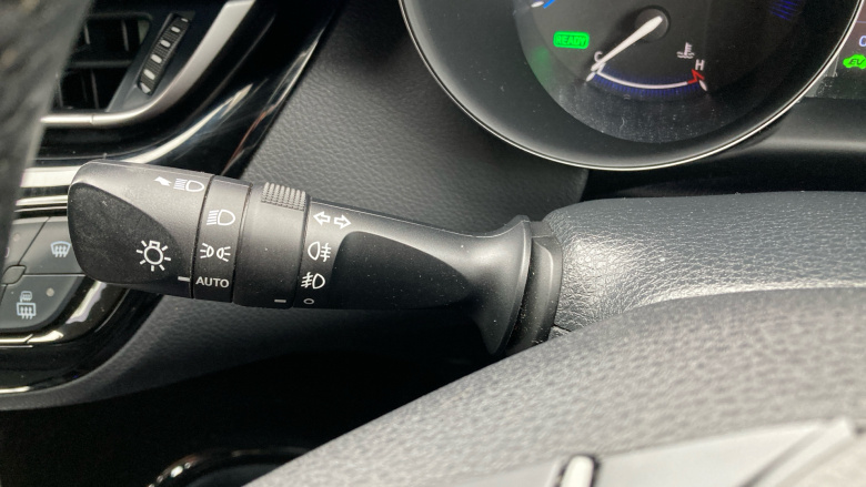 Toyota C-HR 2.0 Hybrid Dynamic 5dr CVT Hybrid Hatchback